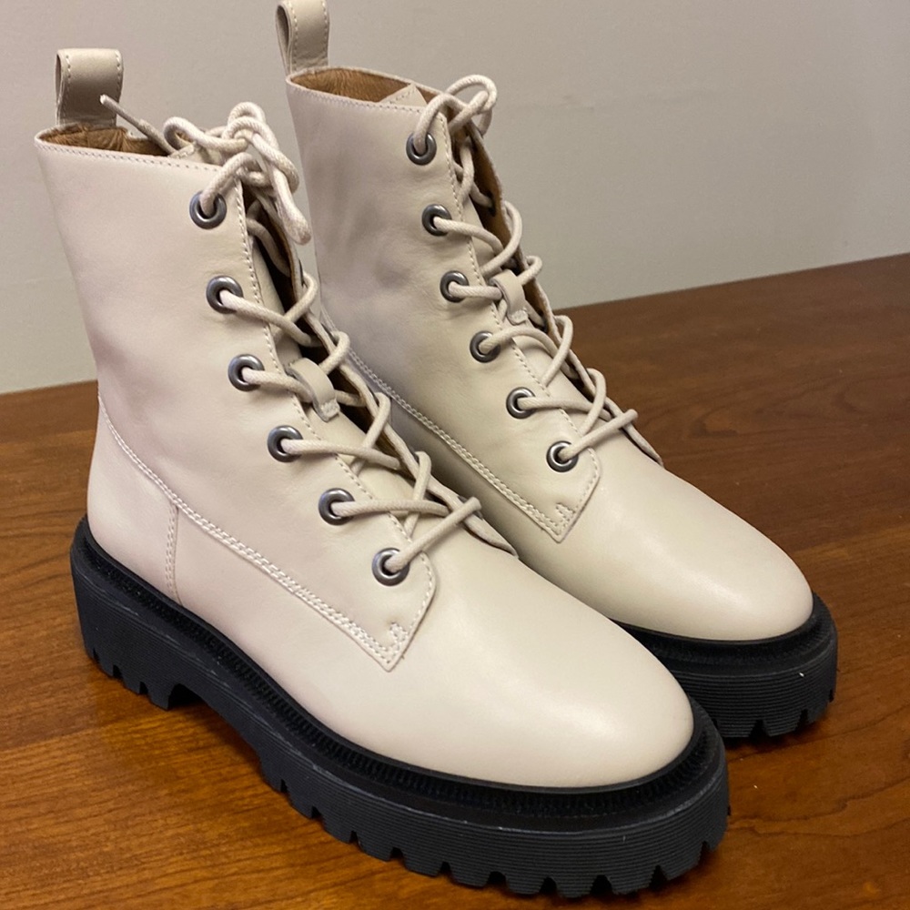 MadeWell The Rayna Lace-Up Boot in Leather NG667